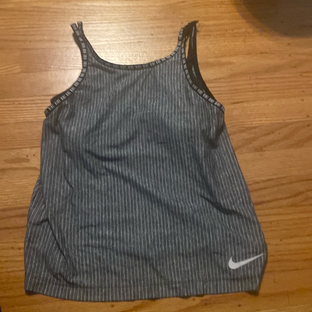 nike tank kids large